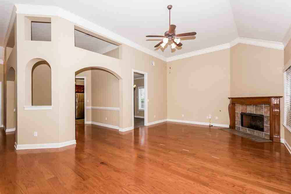 2722 Nelle Ln - Photo 3 of 24