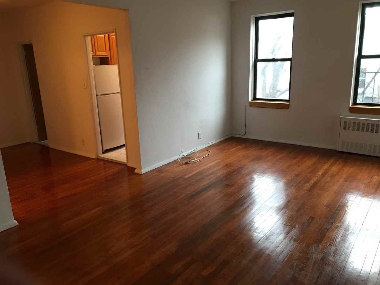 2861 Bainbridge Avenue #3F - Photo 2 of 4