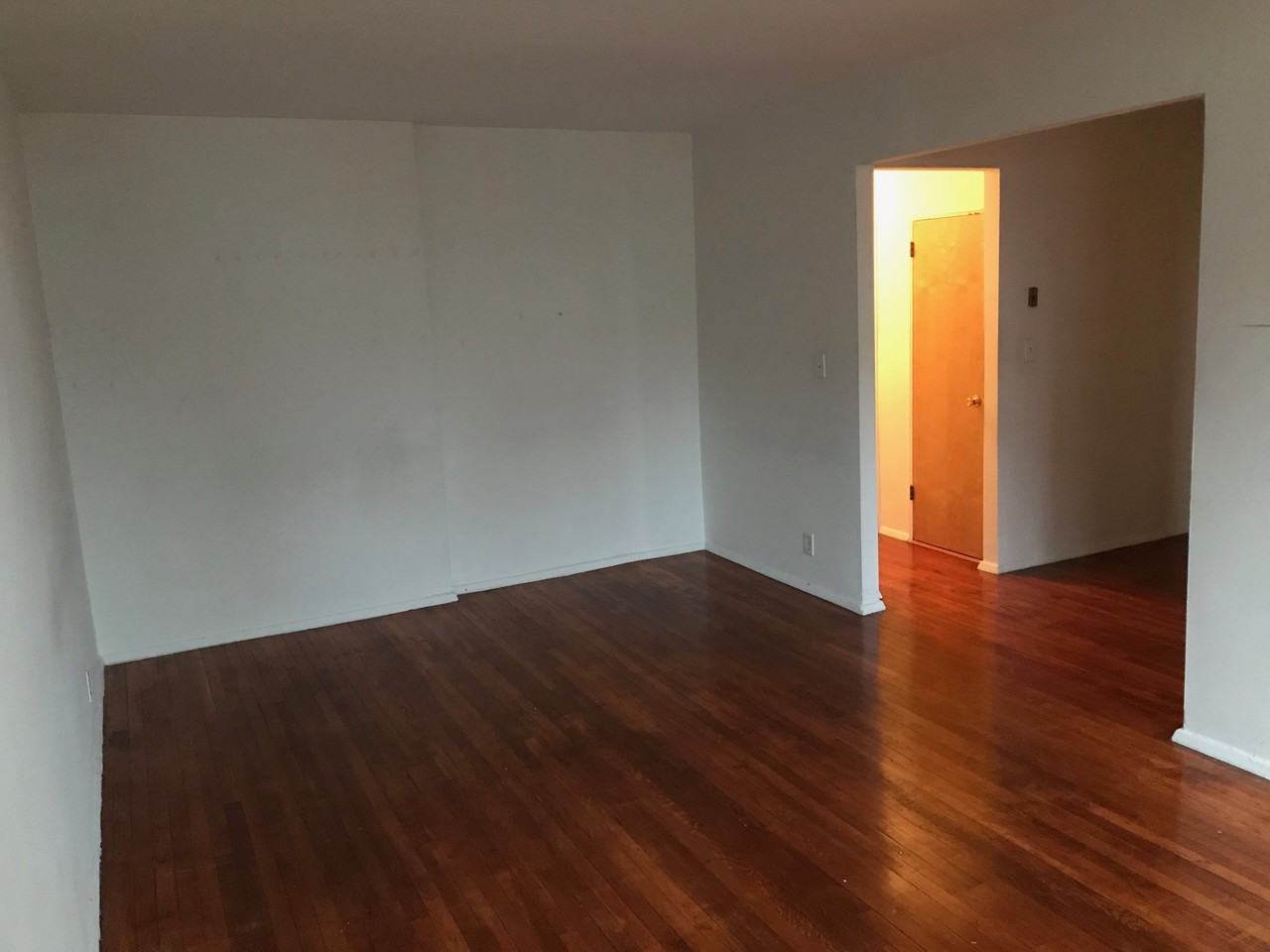 2861 Bainbridge Avenue #3F - Photo 3 of 4