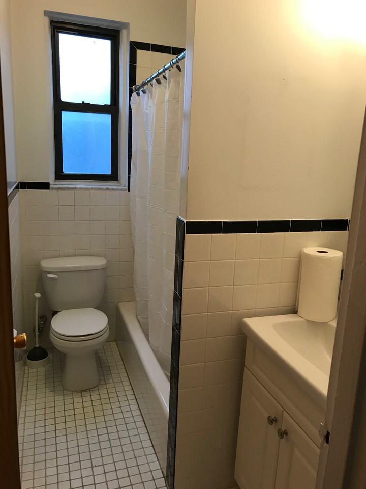 2861 Bainbridge Avenue #3F - Photo 4 of 4