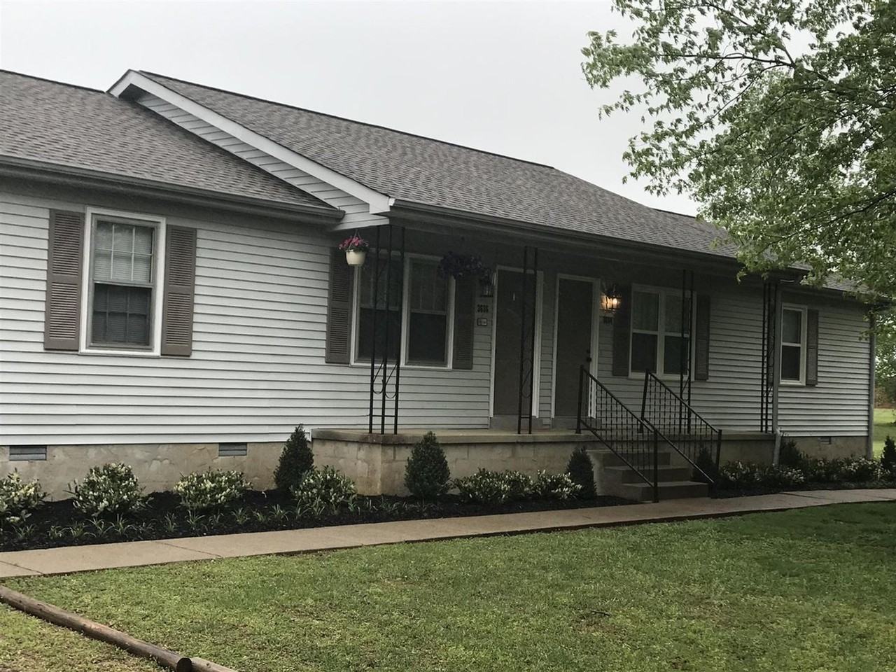 3638 Barfield Crescent Rd - Photo 2 of 10
