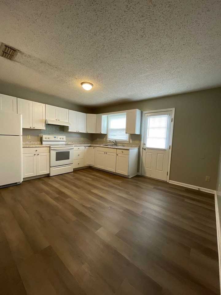 3638 Barfield Crescent Rd - Photo 4 of 10