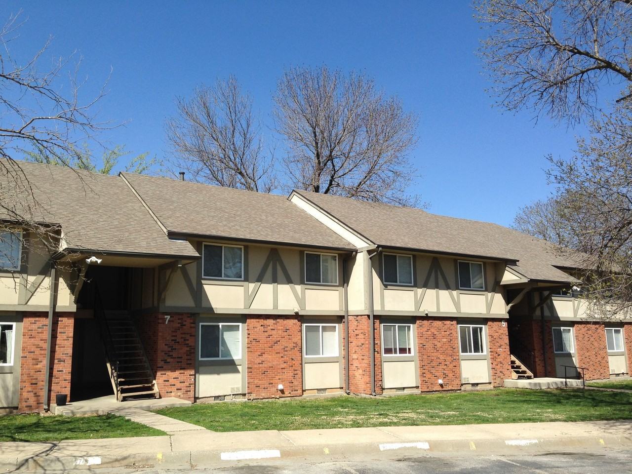 Oaks at Canterbury - Photo 5 of 19