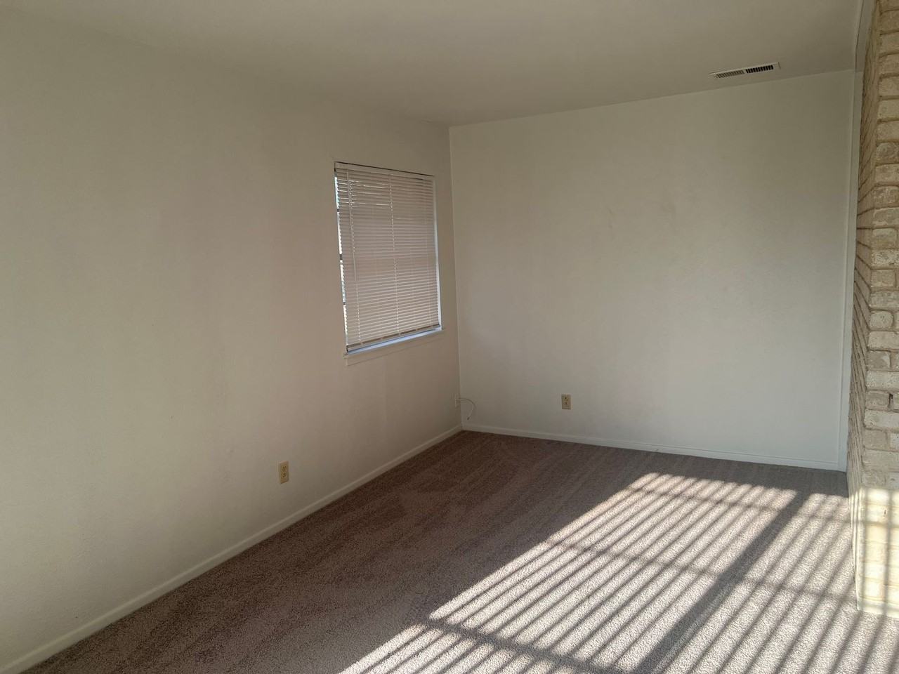 2201 Wheeler Cir - Photo 2 of 14