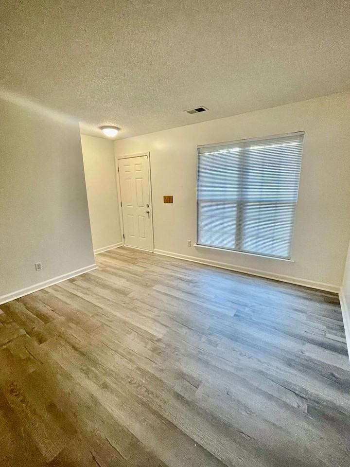 420 Maiden Ln Sw - Photo 3 of 17