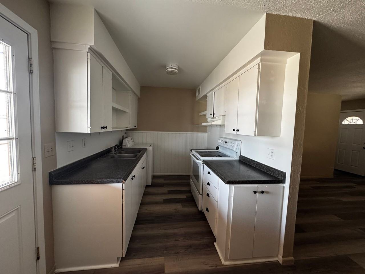 2028 Parkway Street - Photo 5 of 23