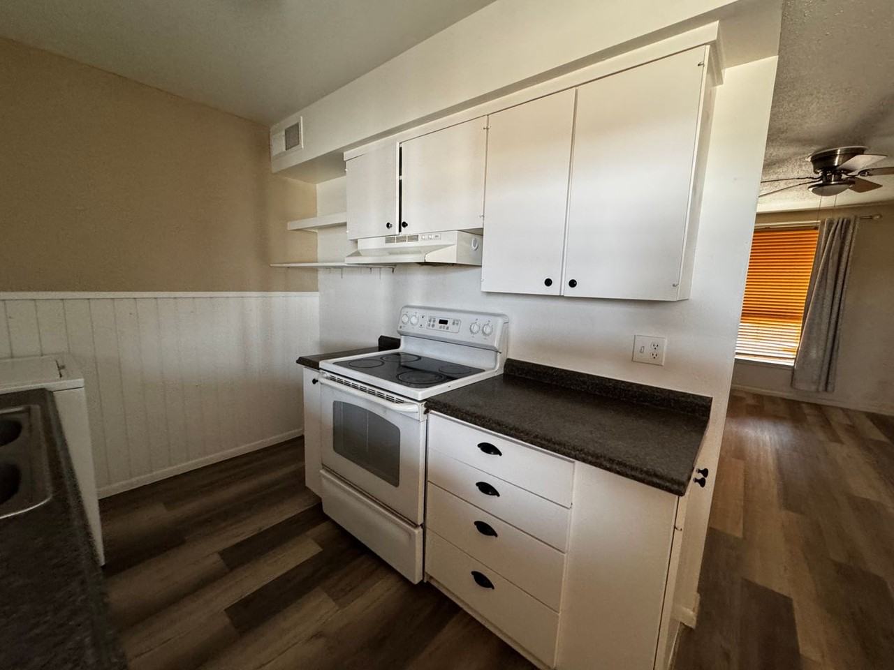 2028 Parkway Street - Photo 6 of 23