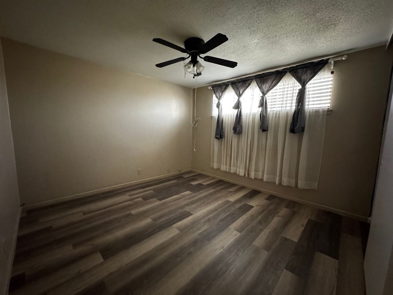 2028 Parkway Street - Photo 7 of 23