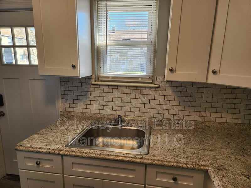 4000 Arctic Ave - Photo 7 of 32