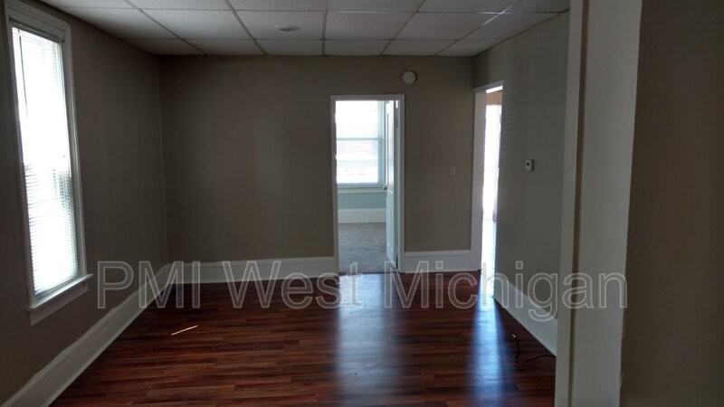 824 Nagold St Nw #1 - Photo 4 of 10