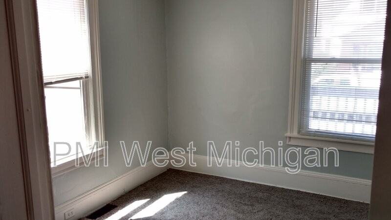 824 Nagold St Nw #1 - Photo 5 of 10
