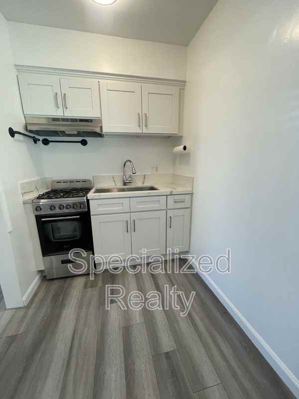 139 N Belmont St #R - Photo 4 of 7