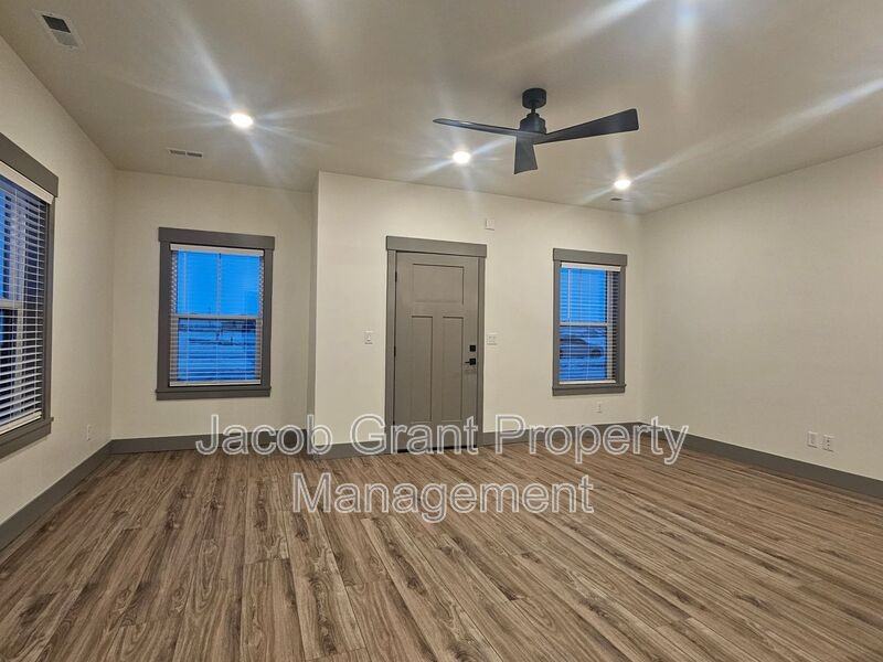 5157 N Beach Dr - Photo 5 of 18