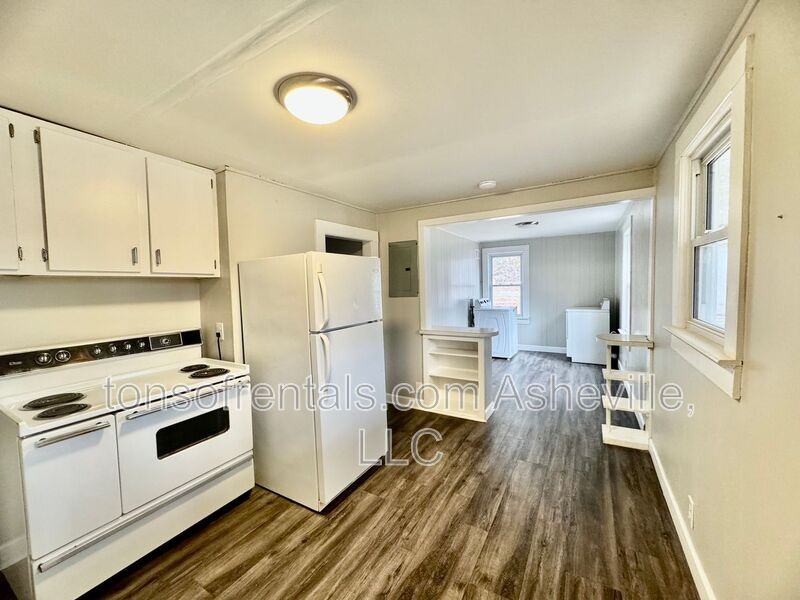 6 Atkins St - Photo 7 of 23
