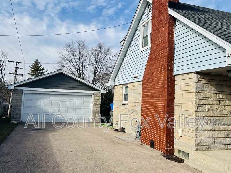 1137 S Lincoln Ave - Photo 2 of 26