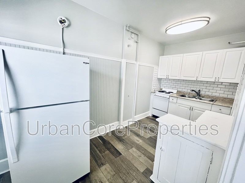 216 5th Ave N #212 - Photo 5 of 13