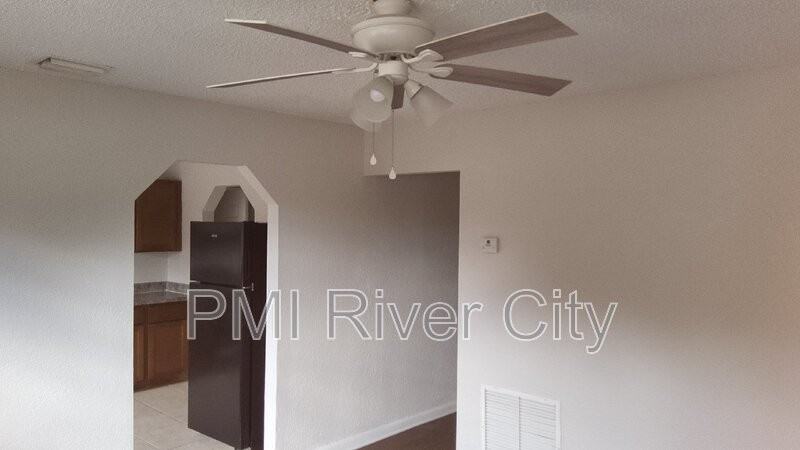 2309 Lane Ave S - Photo 4 of 20