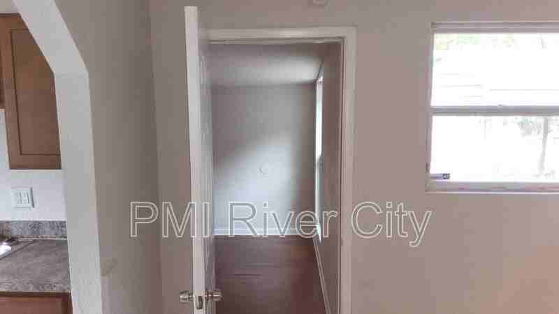 2309 Lane Ave S - Photo 5 of 20