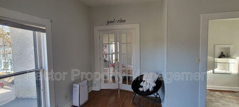 103 Lincoln St - Photo 5 of 18