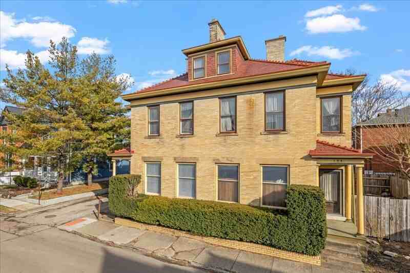 192 S 19th St - Photo 3 of 27