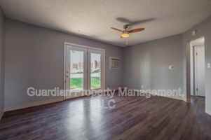 featured image of 523 W 7th St