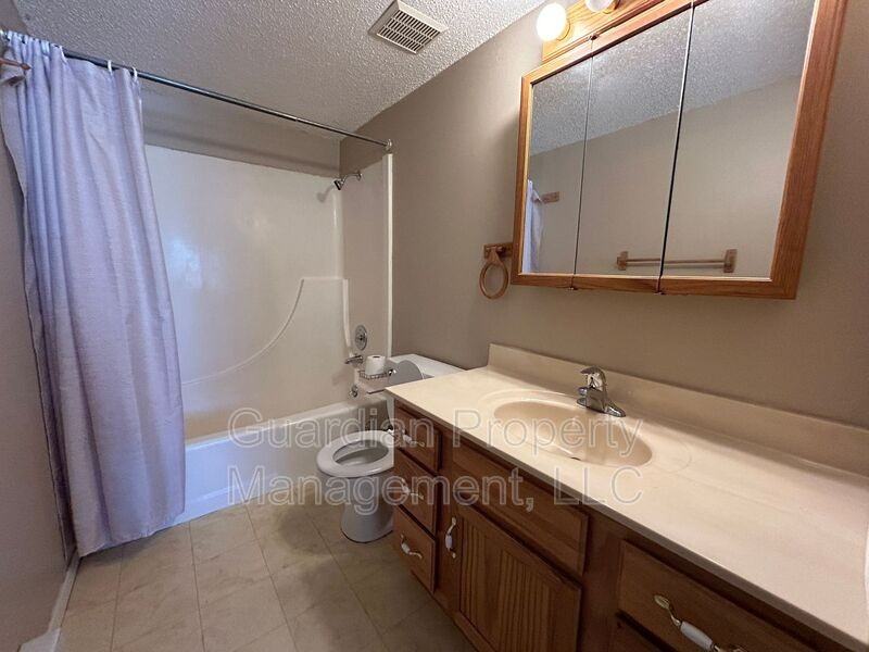 912 N Walnut St #2 - Photo 2 of 14