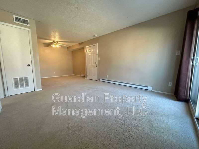 912 N Walnut St #2 - Photo 7 of 14