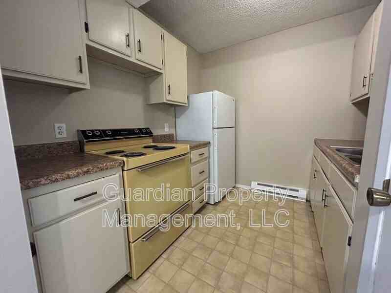 912 N Walnut St #8 - Photo 5 of 16