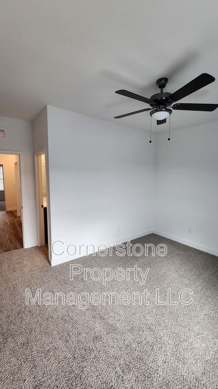 812 E 6th Ter - Photo 6 of 11