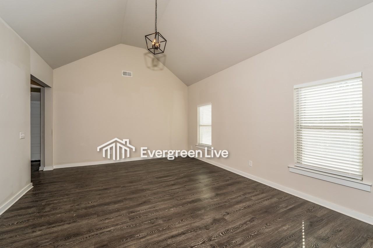 95 Wolf Ln - Photo 4 of 16