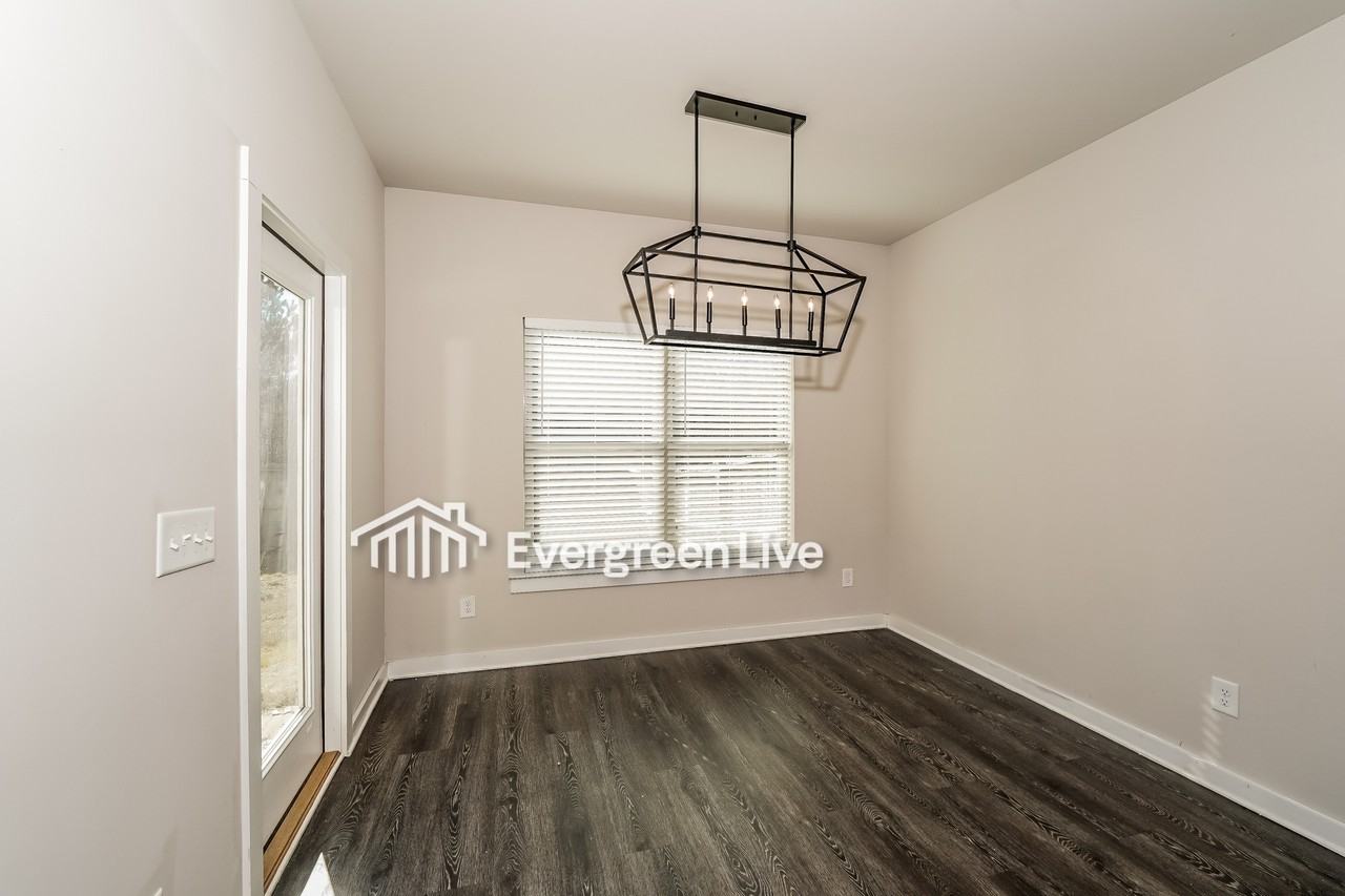 95 Wolf Ln - Photo 5 of 16