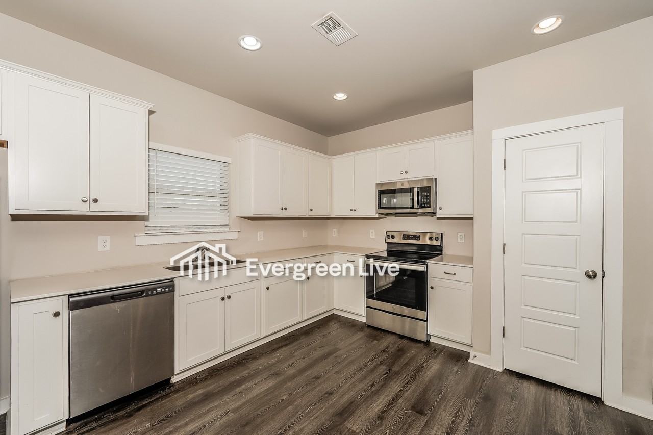 95 Wolf Ln - Photo 6 of 16