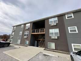 featured image of 201 S Illinois St