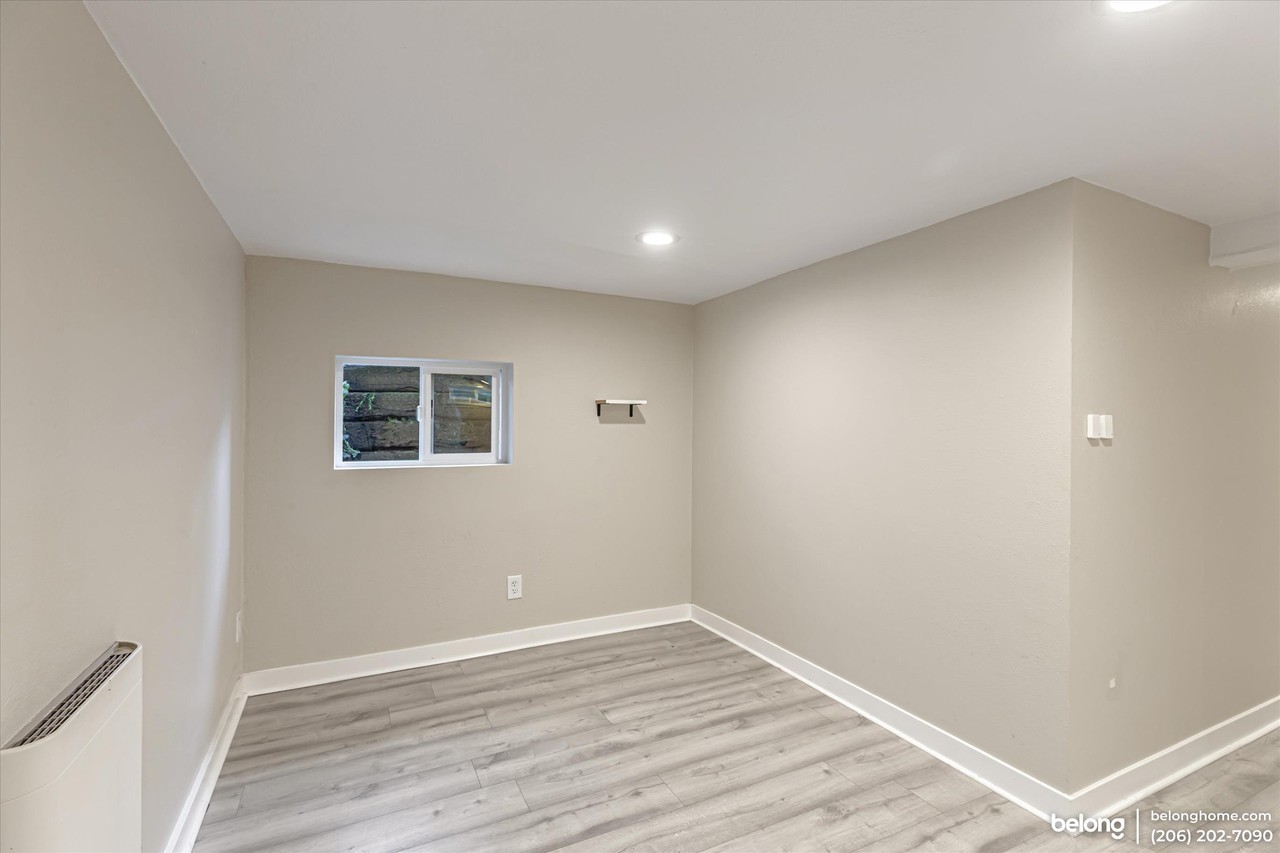 10231 1st Ave S #B - Photo 5 of 17