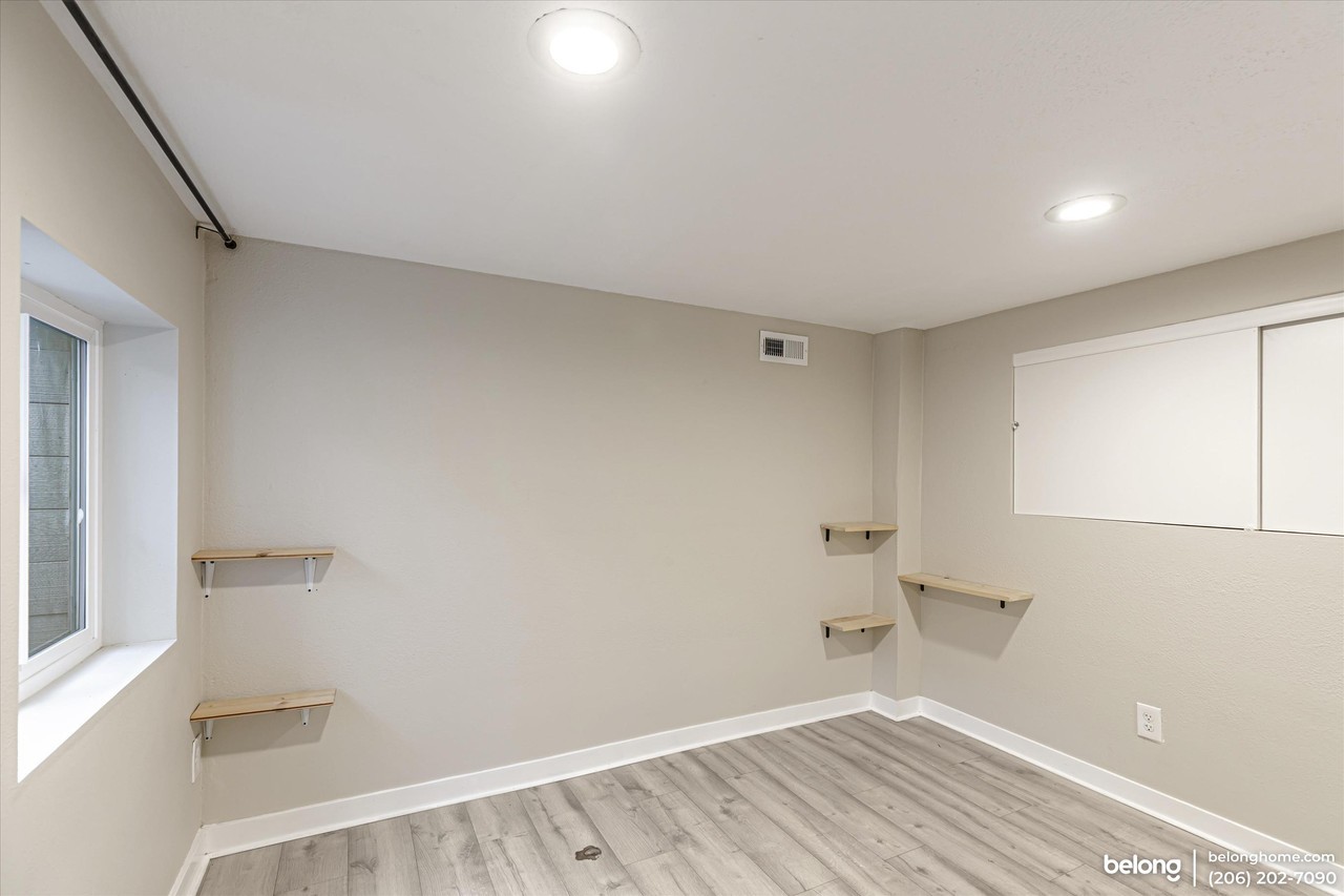 10231 1st Ave S #B - Photo 7 of 17