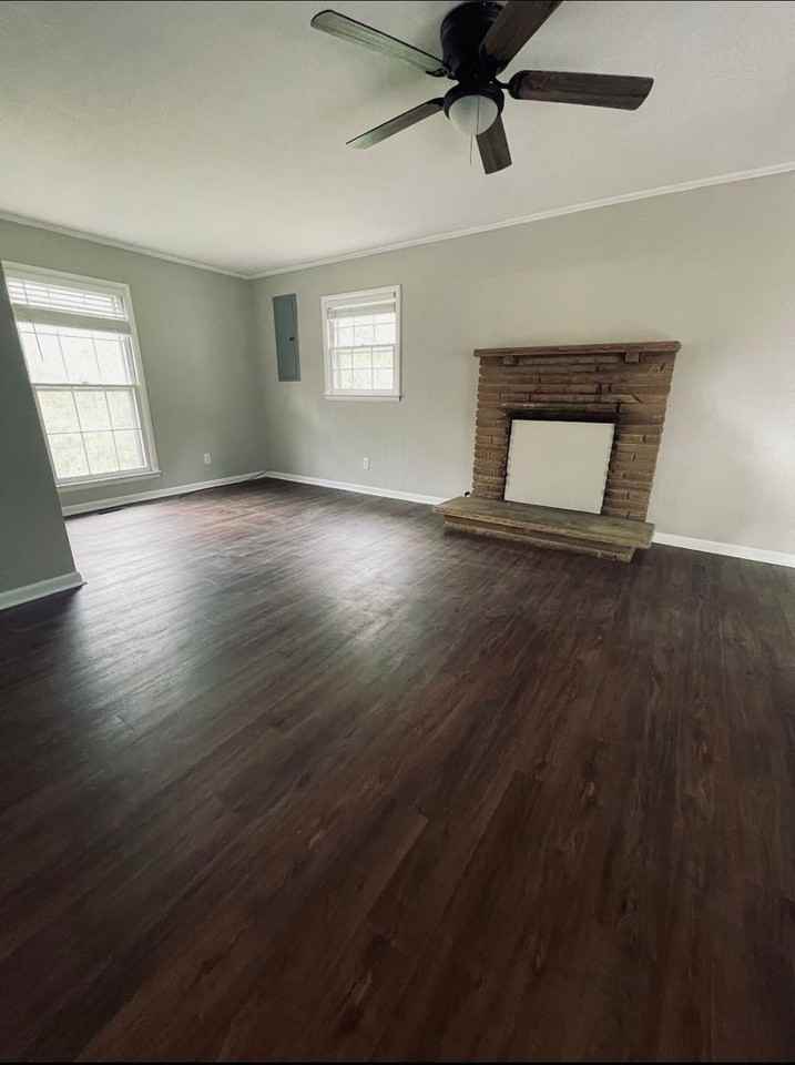 27 Sunset Point Rd - Photo 2 of 17