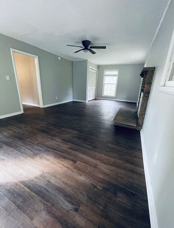 27 Sunset Point Rd - Photo 3 of 17