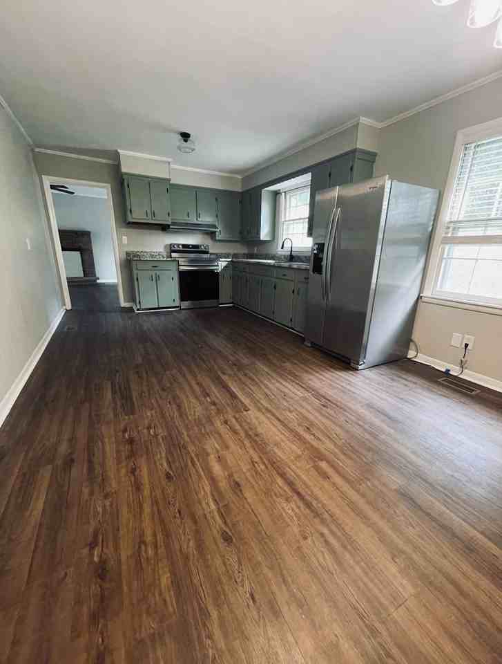 27 Sunset Point Rd - Photo 4 of 17