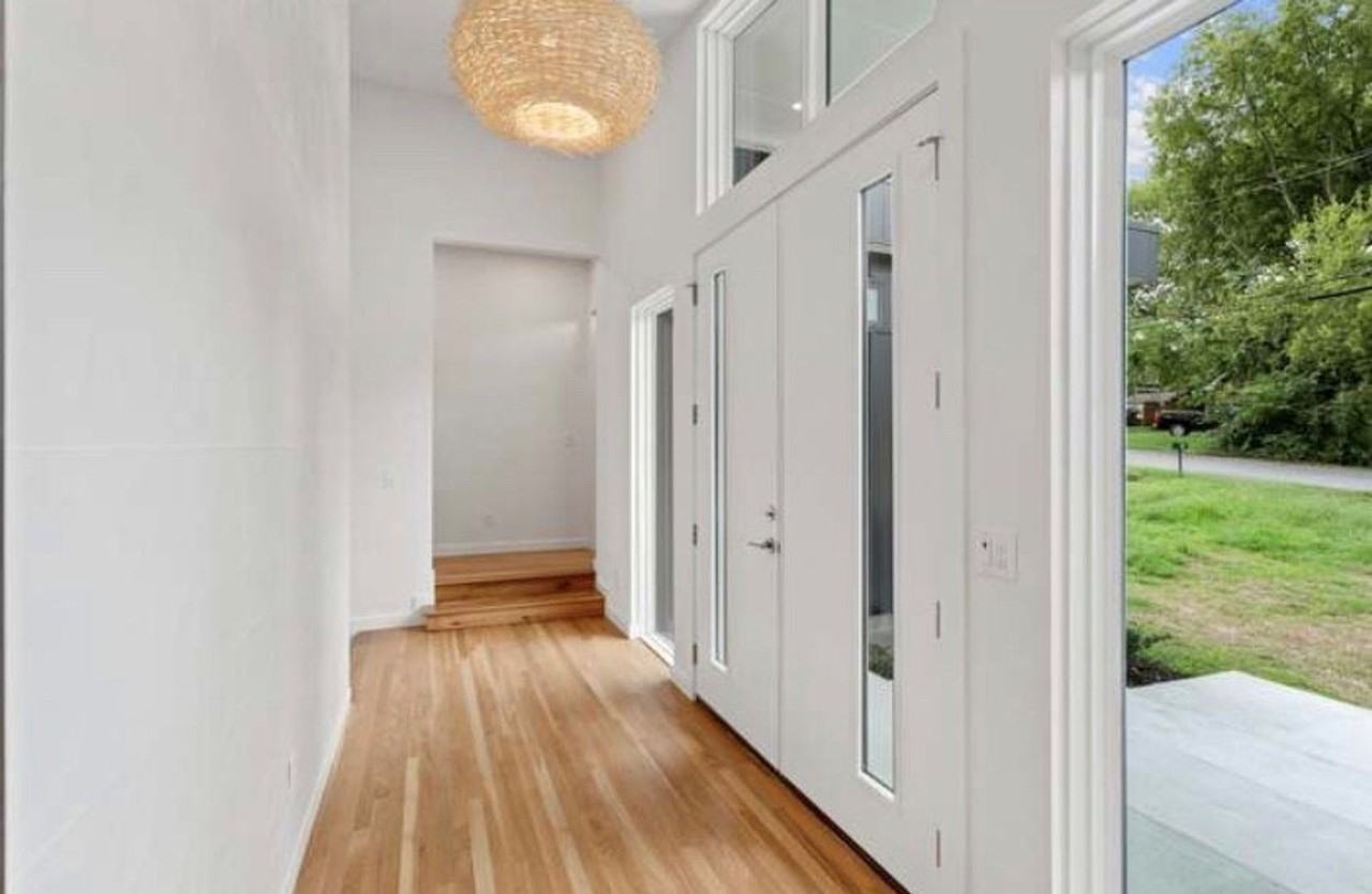 903 Oak St - Photo 2 of 13