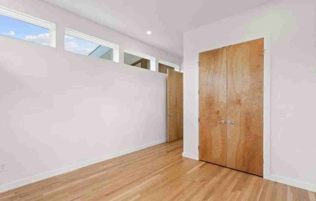 903 Oak St - Photo 7 of 13