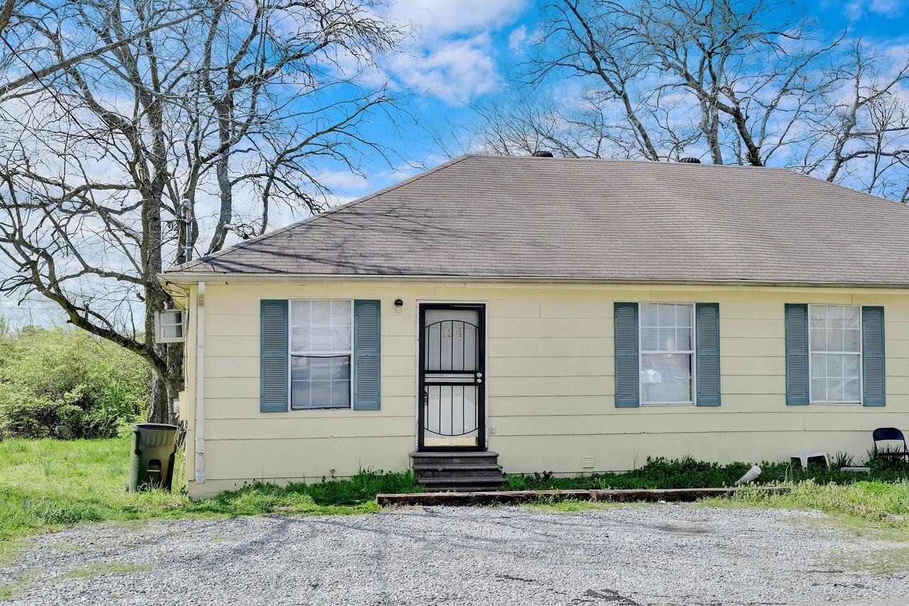 124 South Ford Street - Photo 2 of 13