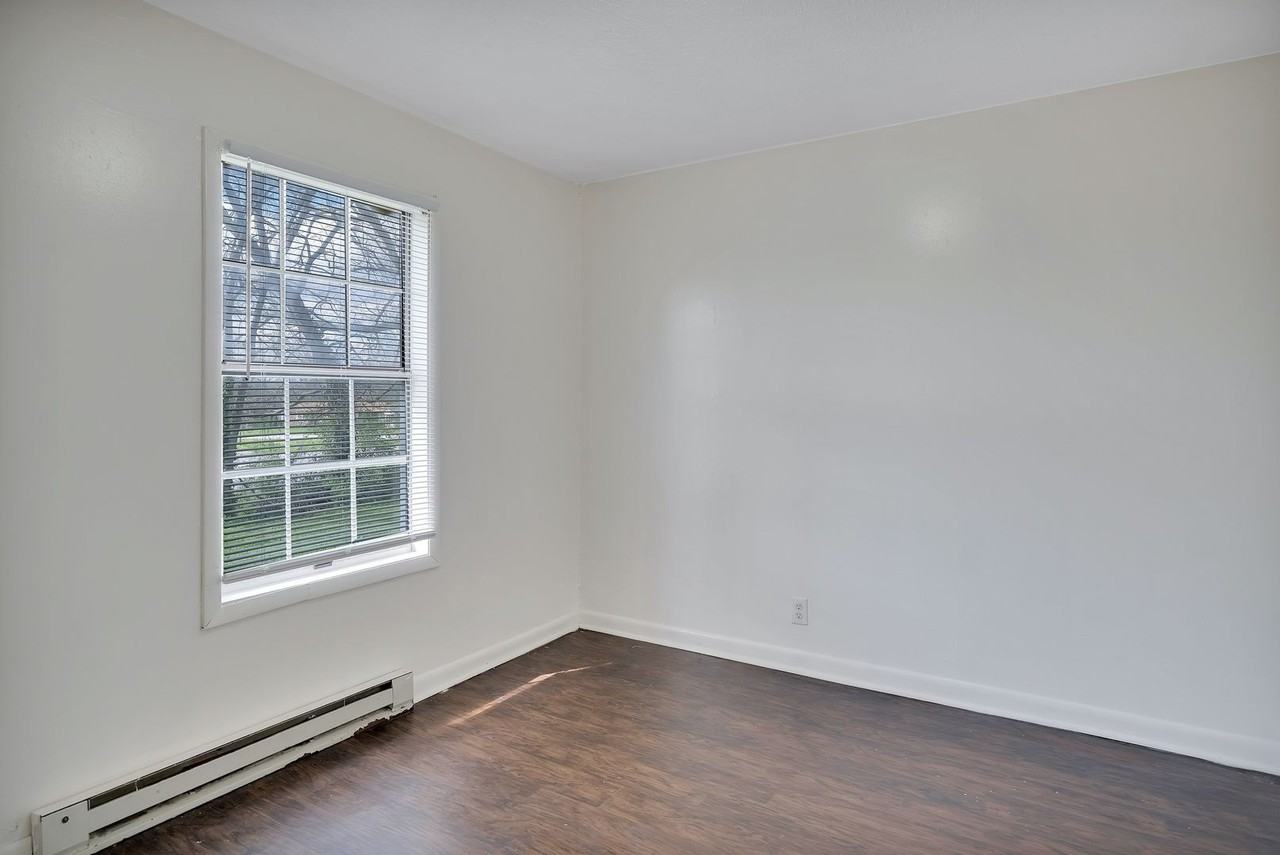 124 South Ford Street - Photo 7 of 13