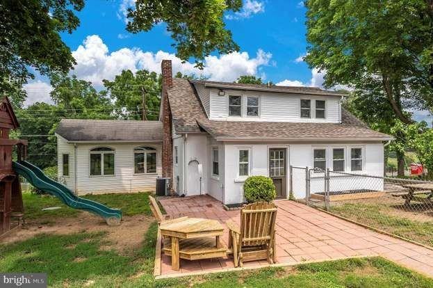 15213 Clear Spring Rd - Photo 2 of 26