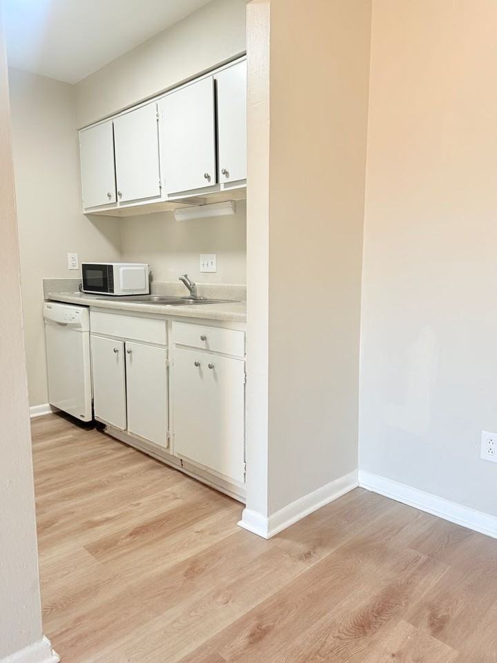 330 Orchard Trace Ln #7 - Photo 7 of 12