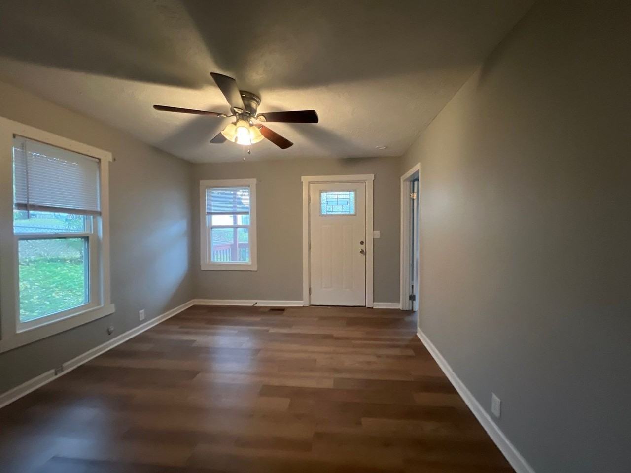 1206 Dodd St - Photo 2 of 27