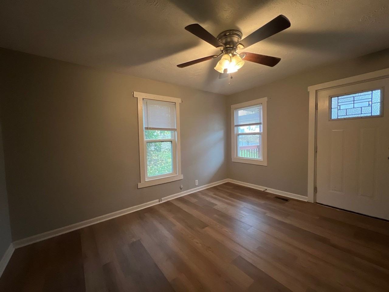 1206 Dodd St - Photo 3 of 27