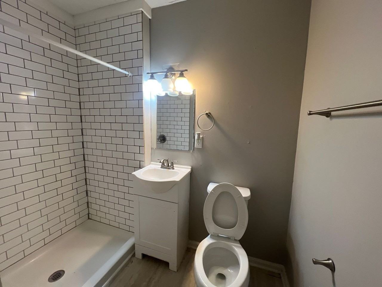 1206 Dodd St - Photo 7 of 27