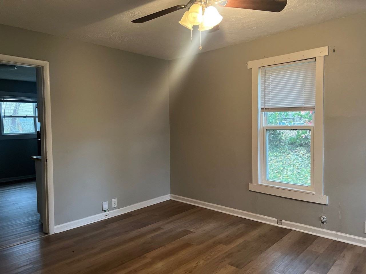 1206 Dodd St - Photo 5 of 27