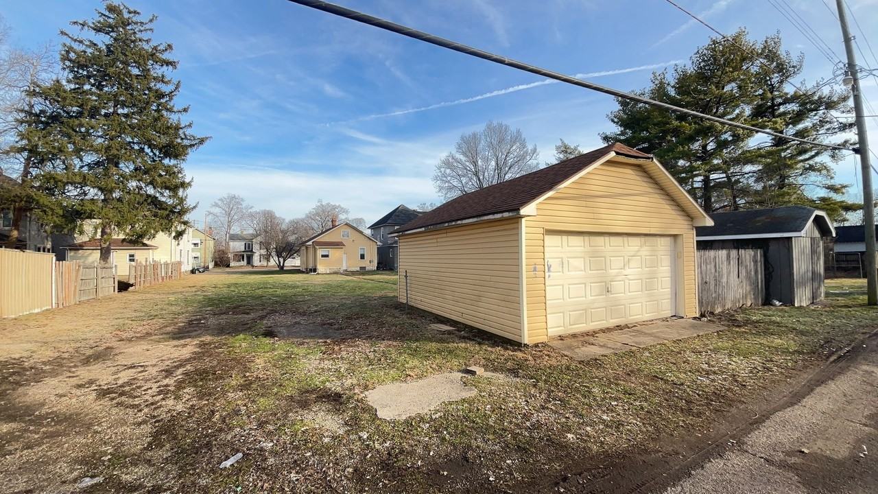 208 Garfield St - Photo 3 of 29