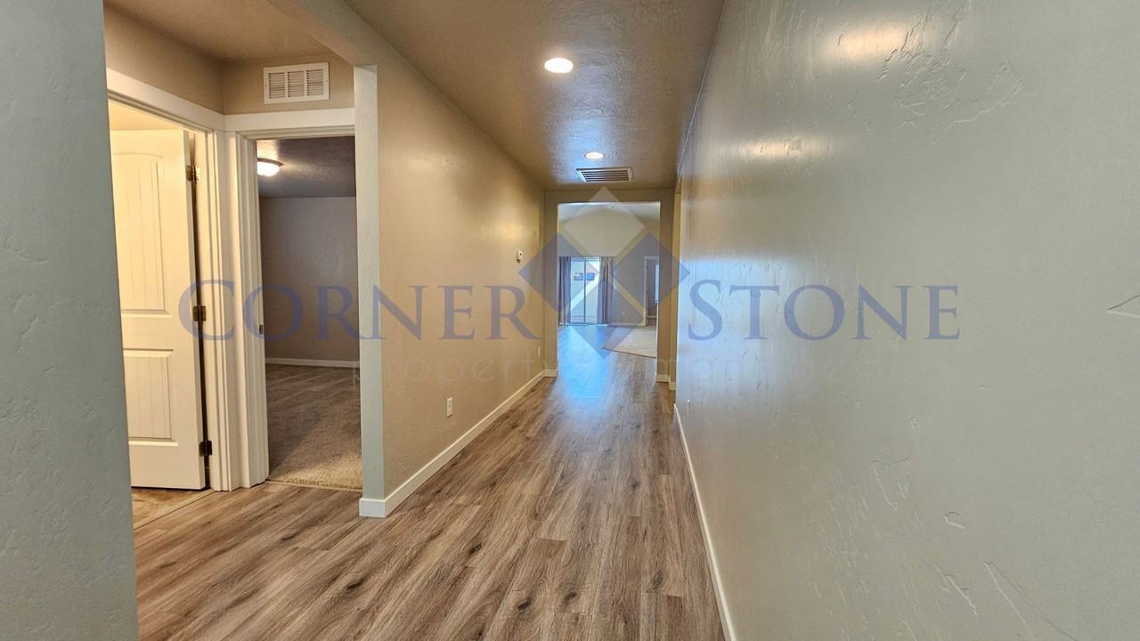 266 W Wanda St - Photo 2 of 22